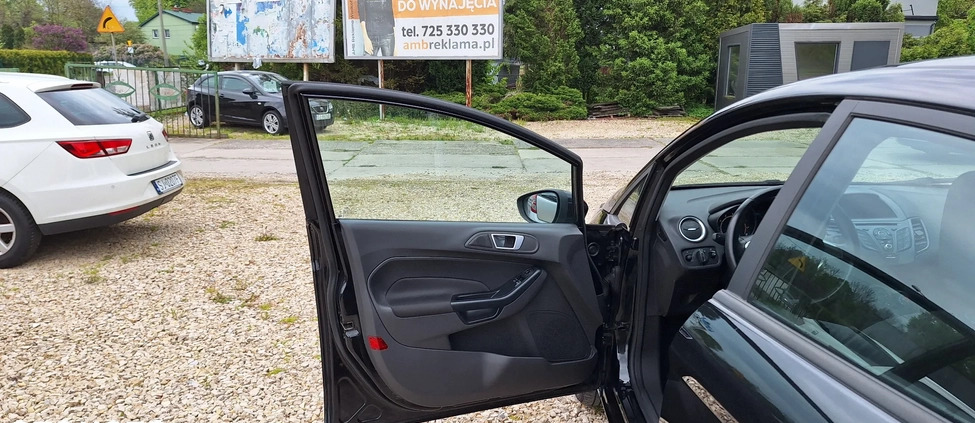 Ford Fiesta cena 31000 przebieg: 145947, rok produkcji 2015 z Jaworzno małe 562
